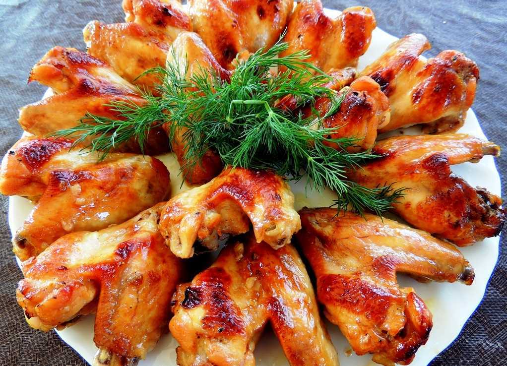 Как вкусно приготовить куриные крылышки — соусы, маринады, рецепты