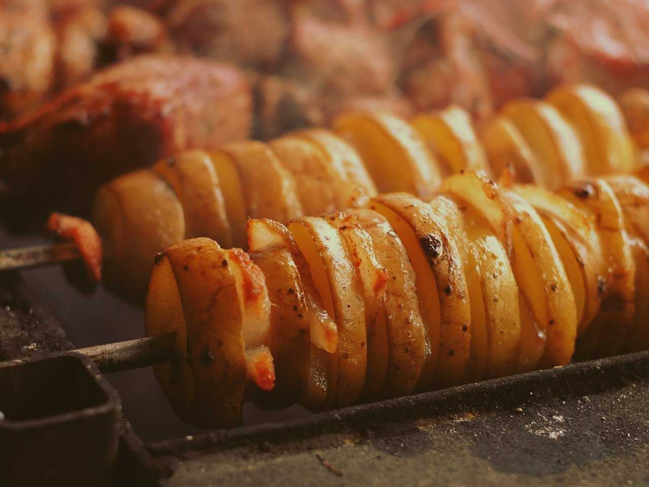 Шашлык из свинины в духовке на шпажках — как приготовить шашлык из свинины в домашних условиях