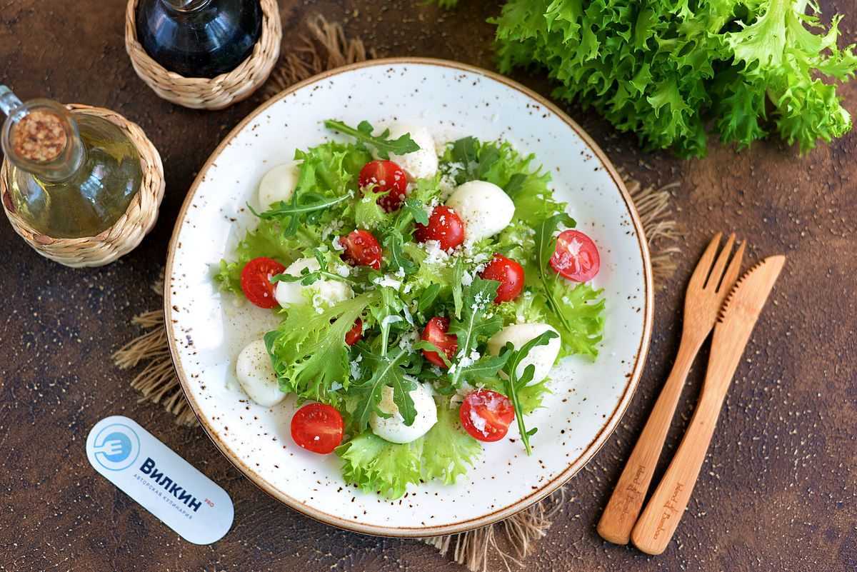 Салат с рукколой: простые рецепты в домашних условиях, польза и вред, с чем сочетается руккола, чем заменить