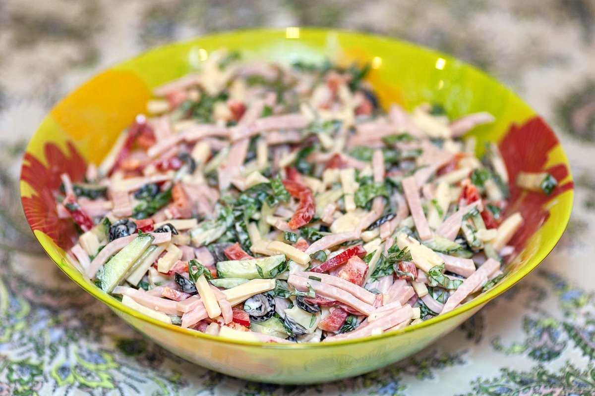 Салат с ветчиной. топ - 8 самых вкусных салатов с ветчиной | школа красоты
