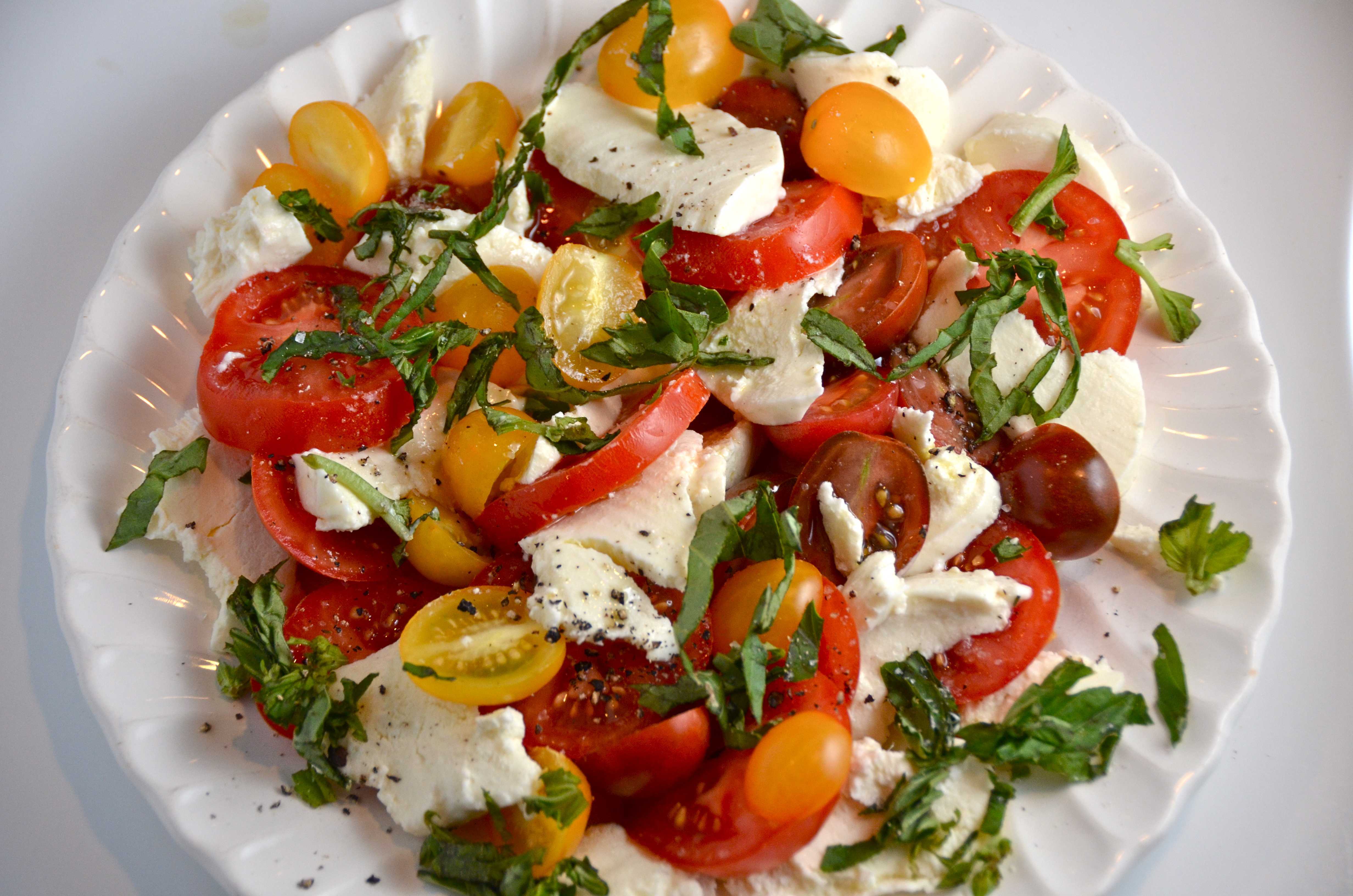 Рецепт – итальянский салат с рукколой, креветками и моцареллой | vaseda.ru